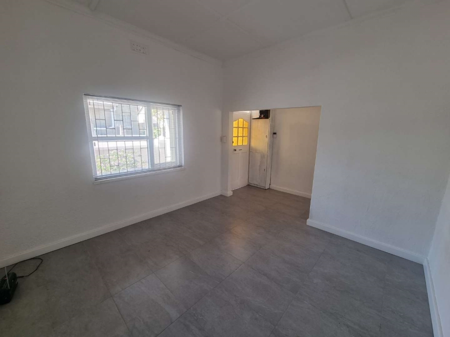 To Let 3 Bedroom Property for Rent in Wynberg Western Cape